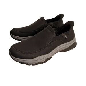 Skechers Izaiah Men Size 10.5 Hands Free Swift Fit Slip-On Sneaker Shoes NIB